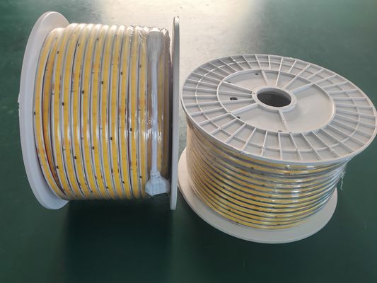 Lumières extérieures pour les fêtes de Noël chaud Blanc/bleu/vert/rouge/rose Couleur claire Électricité en courant continu Type d'installation extérieure